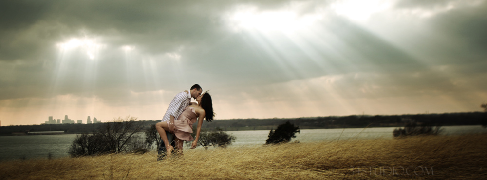 couple making out at winfrey point dallas texas by whiterock lake